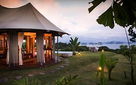 9 ฮอร์นบิลส์ เต็นต์แคมป์